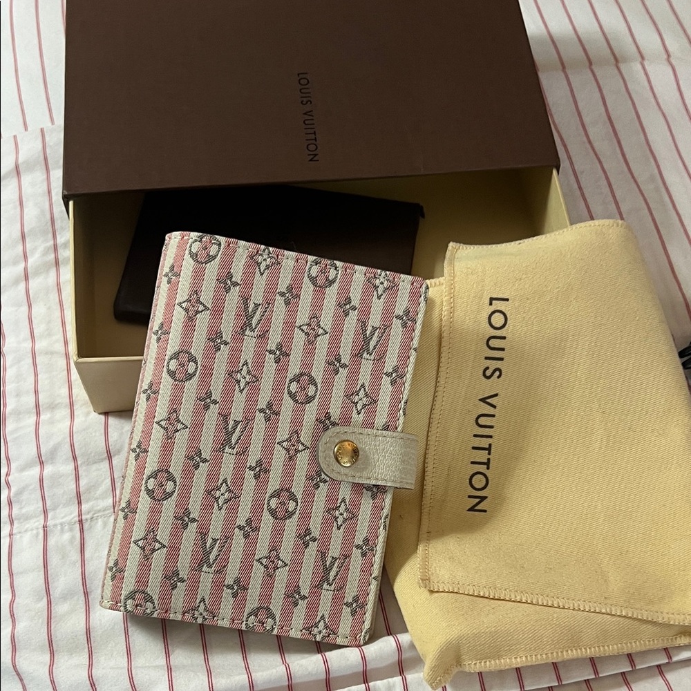 Louis Vuitton mini lin Pink and Cream Monogram 2009 vintage agenda